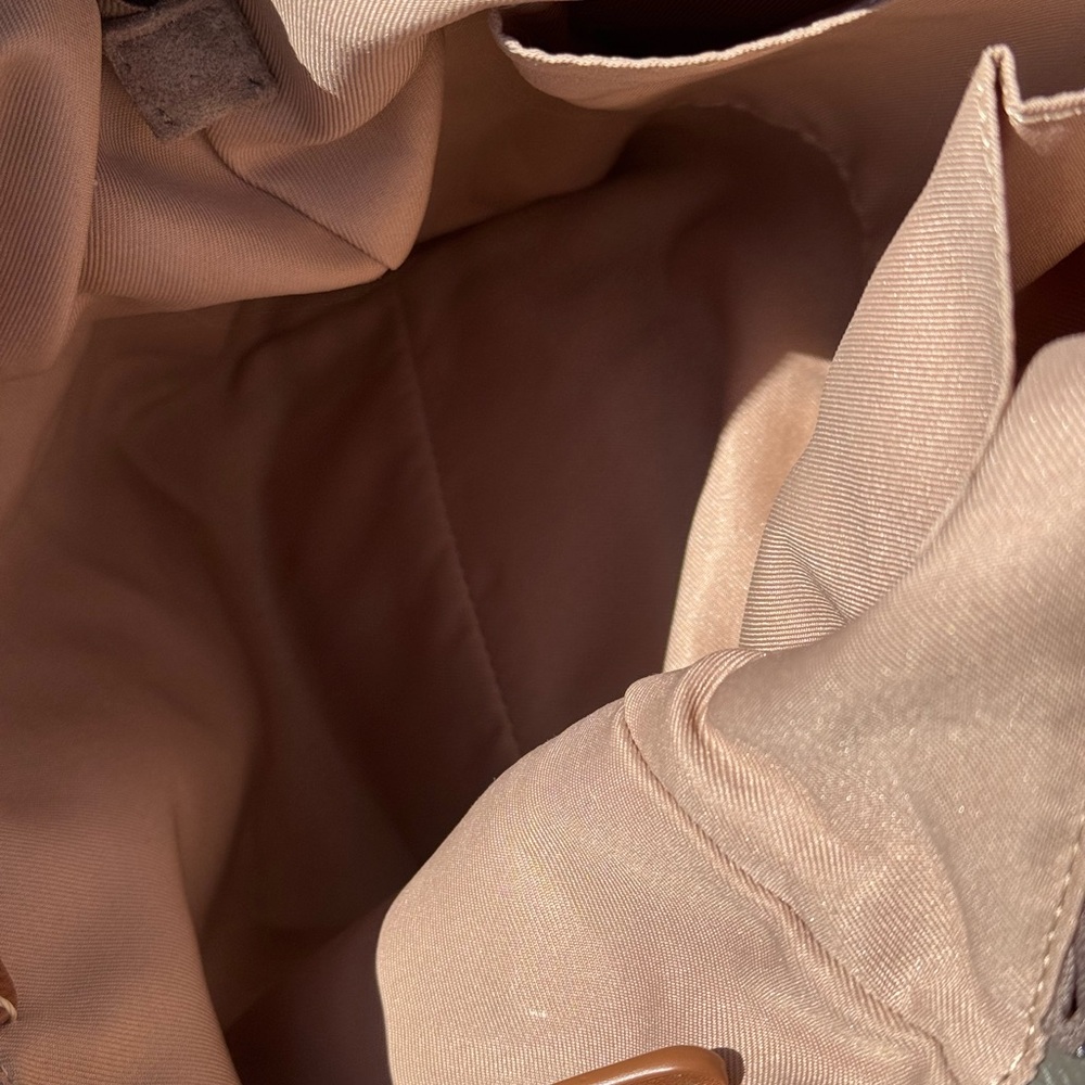 Sak Hobo bag with a slouchy silhouette soft suede in mushroom color - Picture 15 of 16